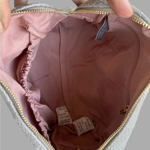 Vince Camuto Quilted Makeup Toiletries Travel Bag NWT - Picture 8 of 9